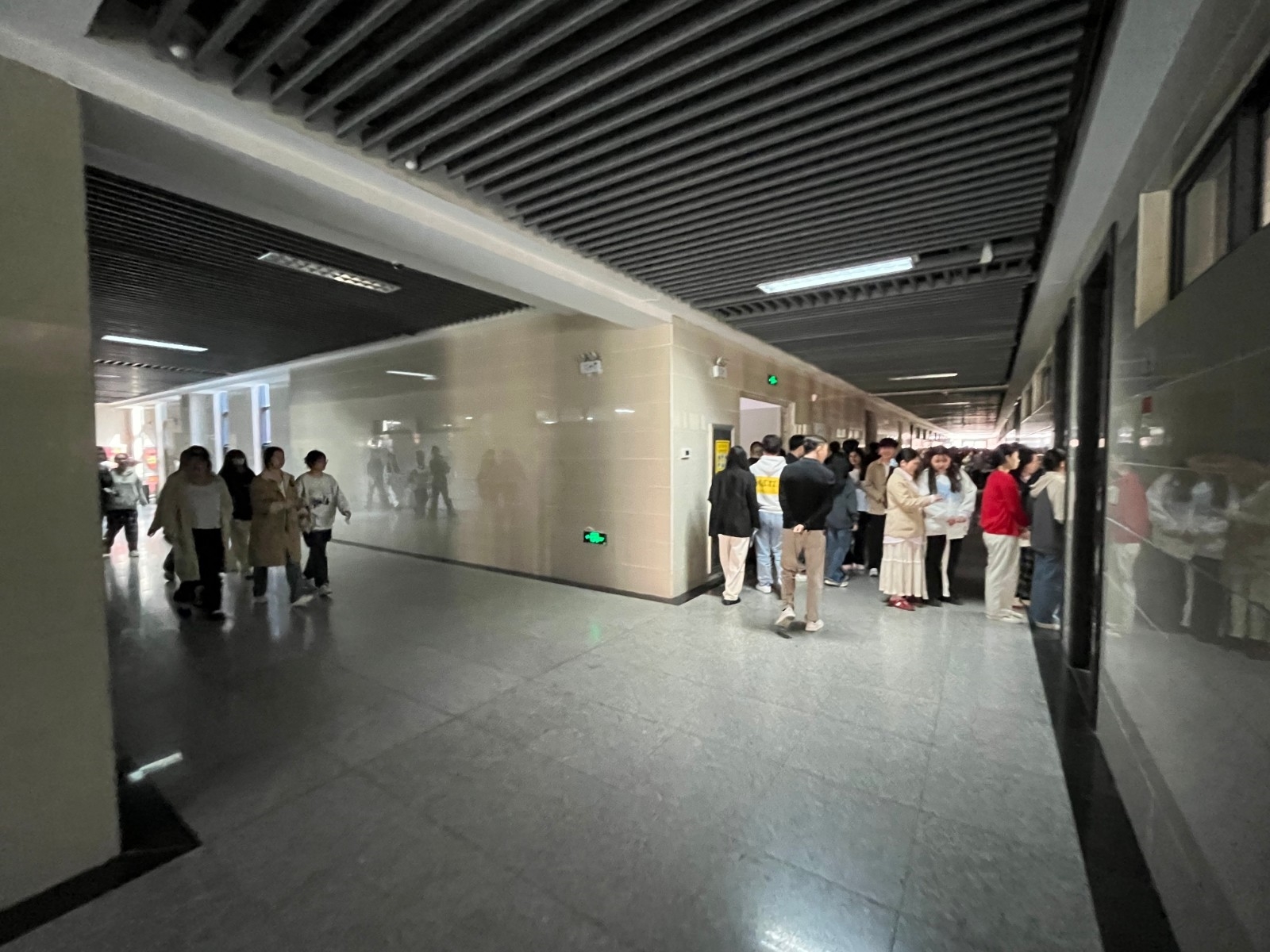 无声入场演练.jpg 无声入场演练.jpg