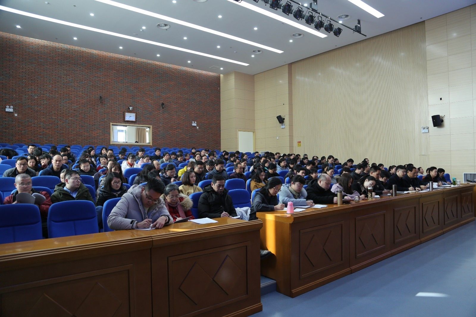 微信图片_20190225150139.jpg 微信图片_20190225150139.jpg