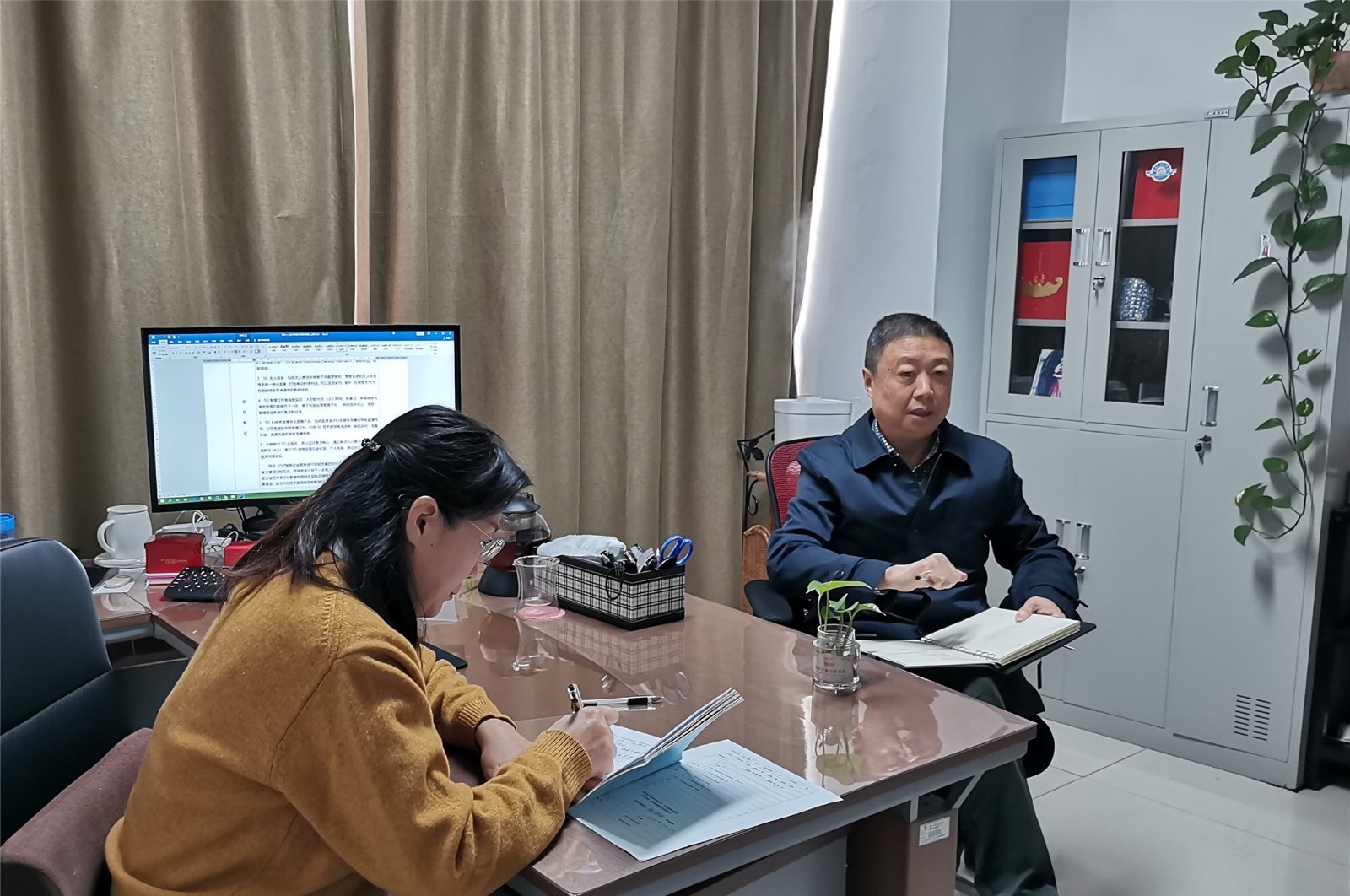 副校长孔青调研信息化建设工作2.jpg 副校长孔青调研信息化建设工作2.jpg