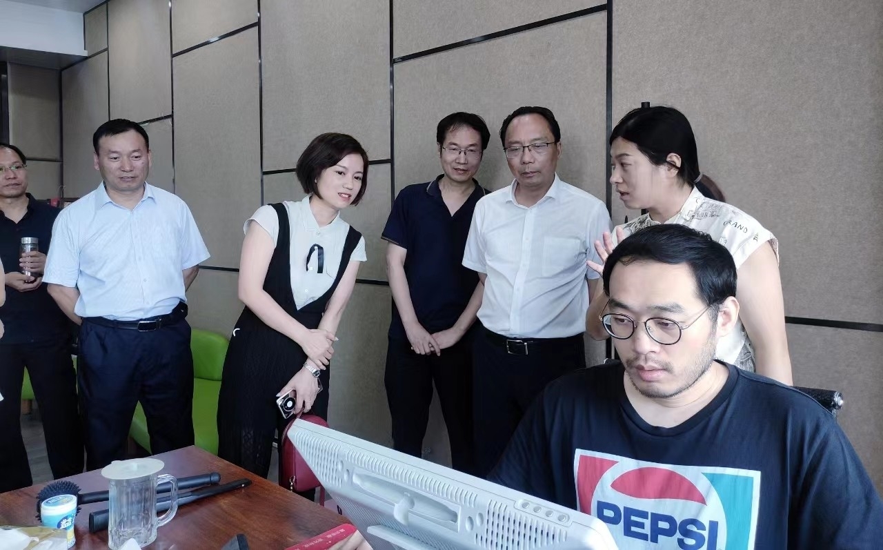 园区参观.jpg 园区参观.jpg