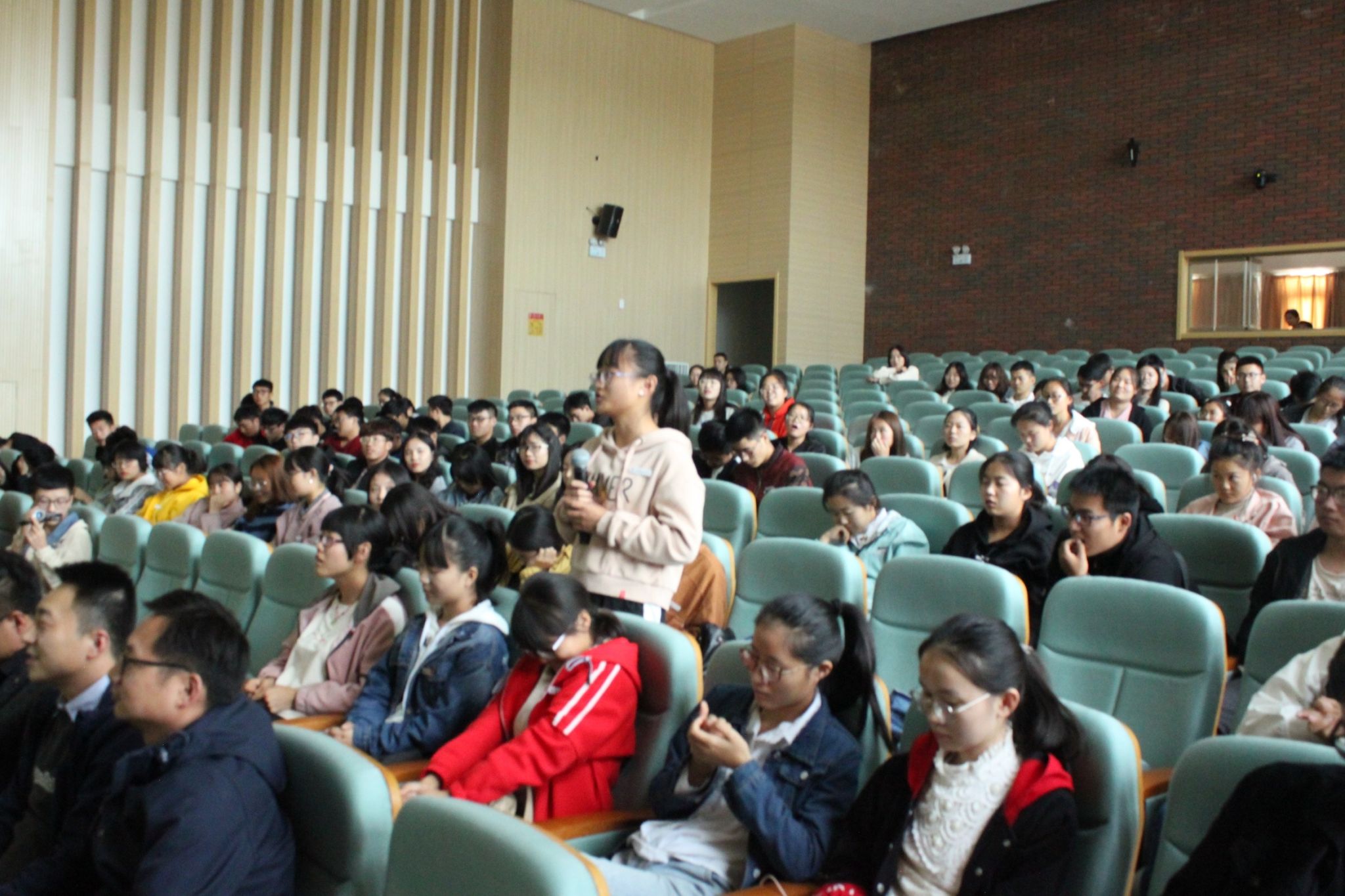 马国宏教授-讲座影像-3.jpg 马国宏教授-讲座影像-3.jpg