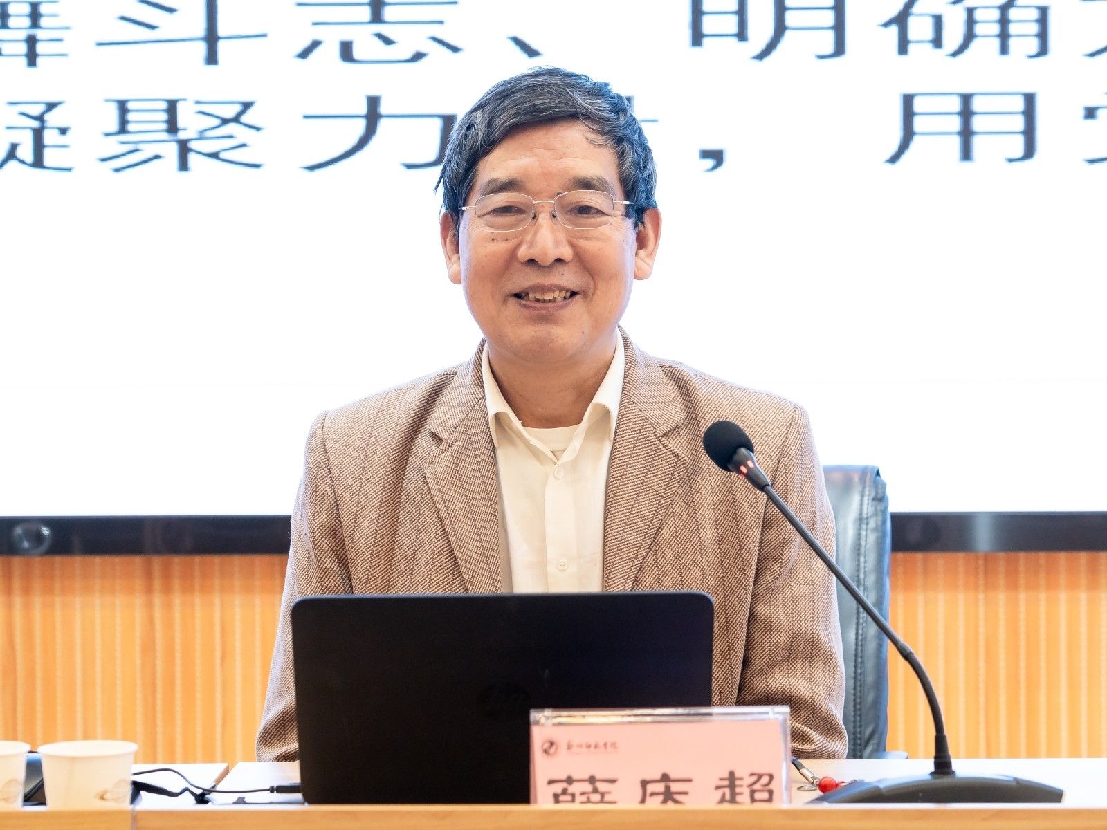 DSC02220(1).jpg DSC02220(1).jpg