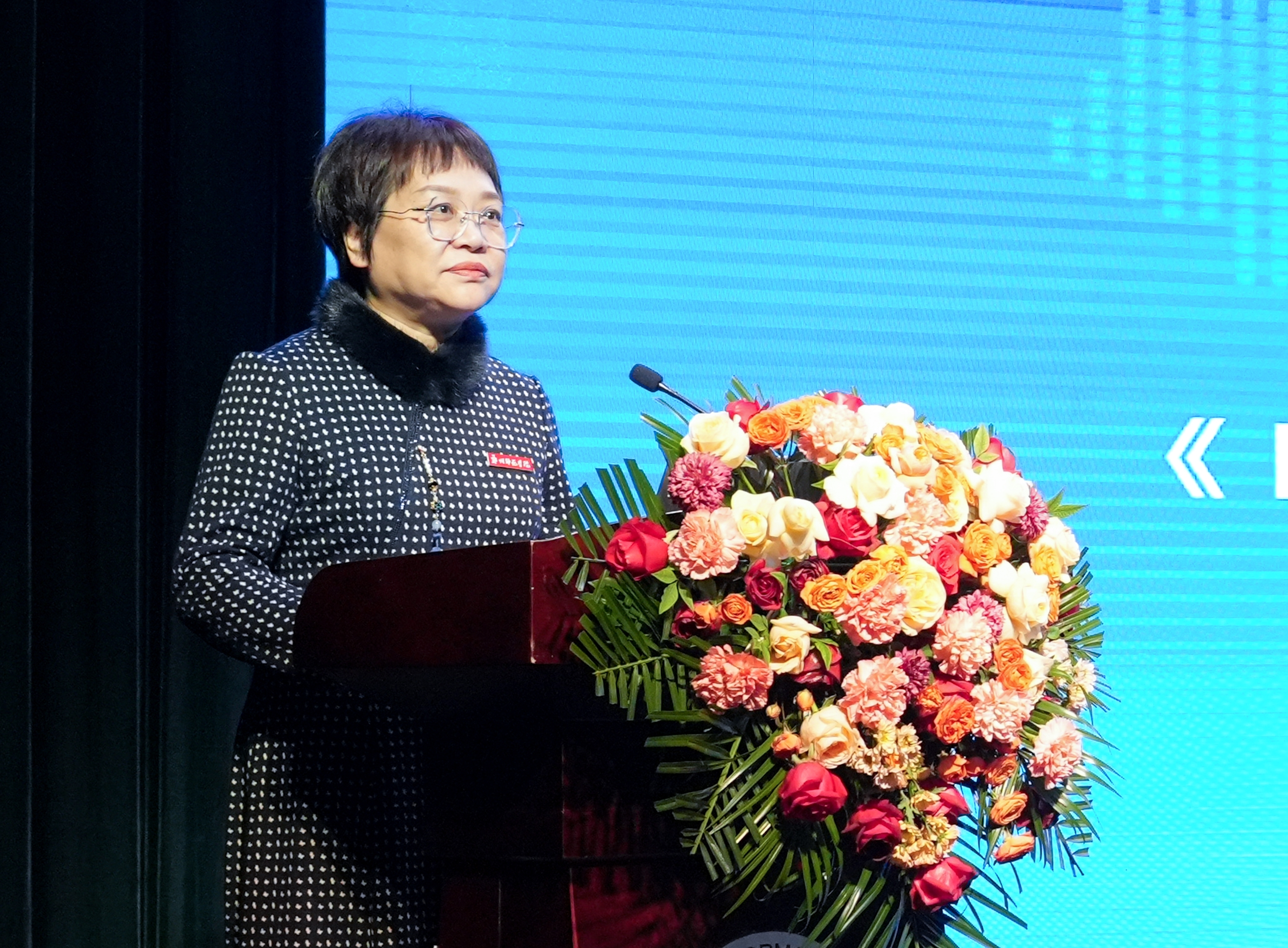 校长张铟致辞.jpg 校长张铟致辞.jpg