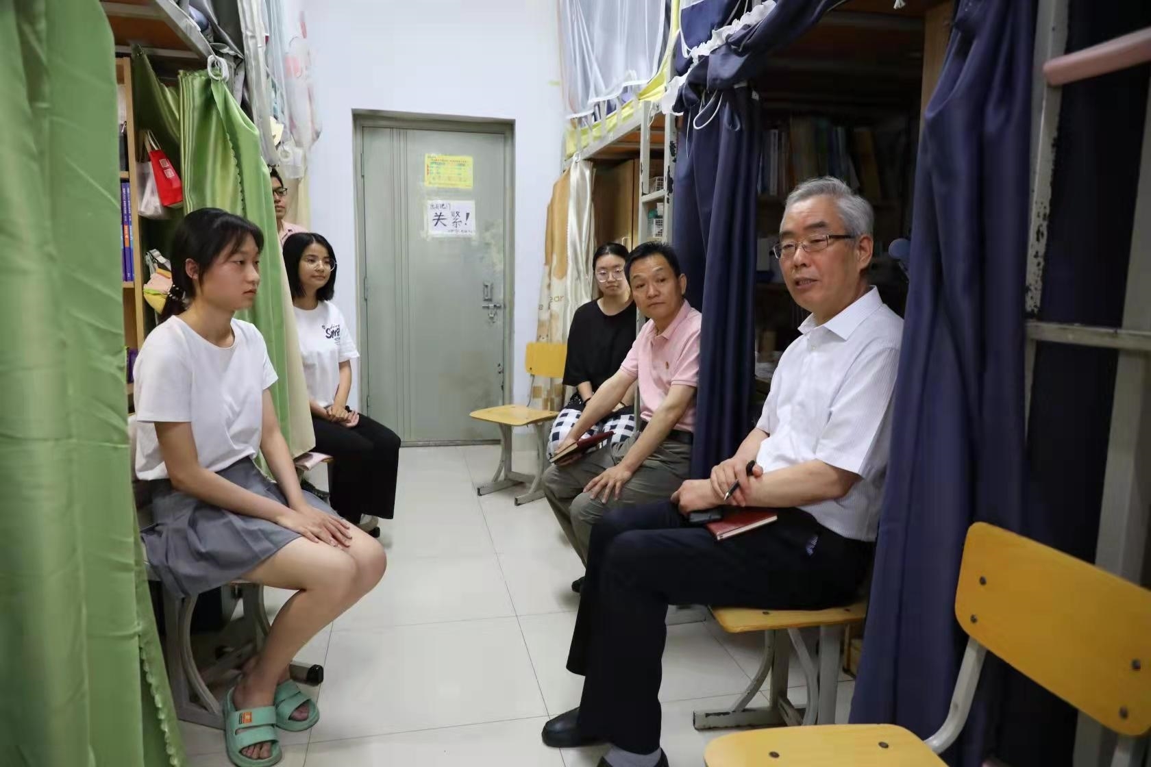 4093346.jpg 4093346.jpg