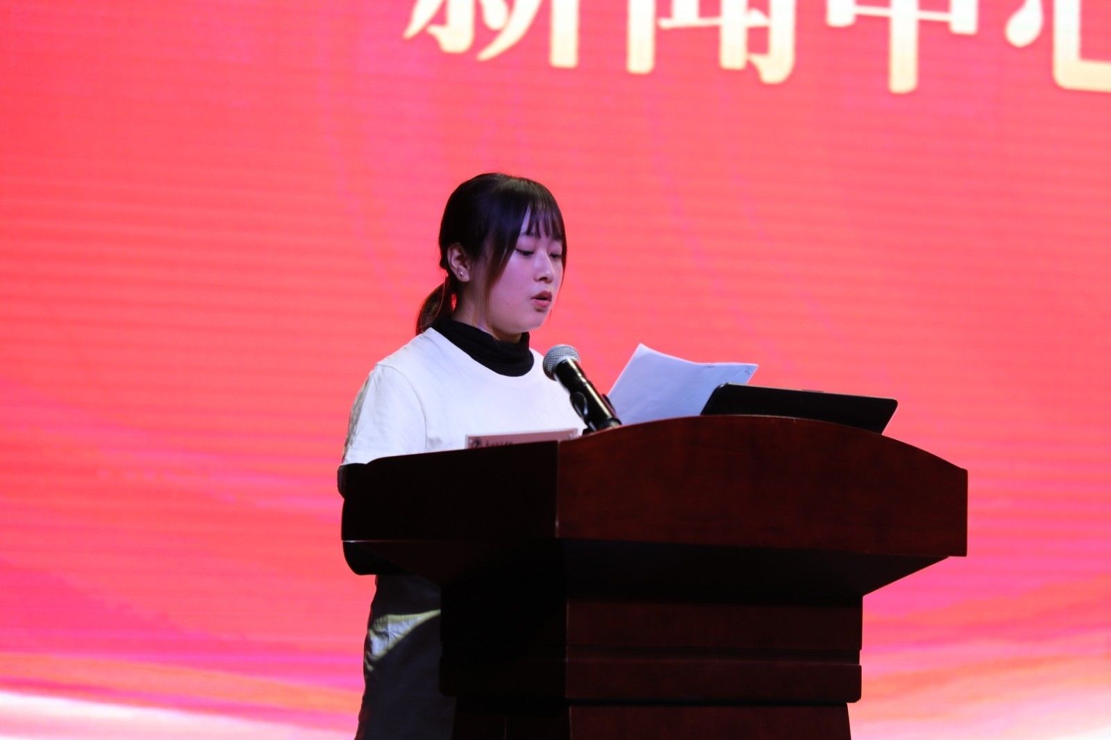 8融媒体媒体工作室微信组负责人刘苗苗.jpg 8融媒体媒体工作室微信组负责人刘苗苗.jpg