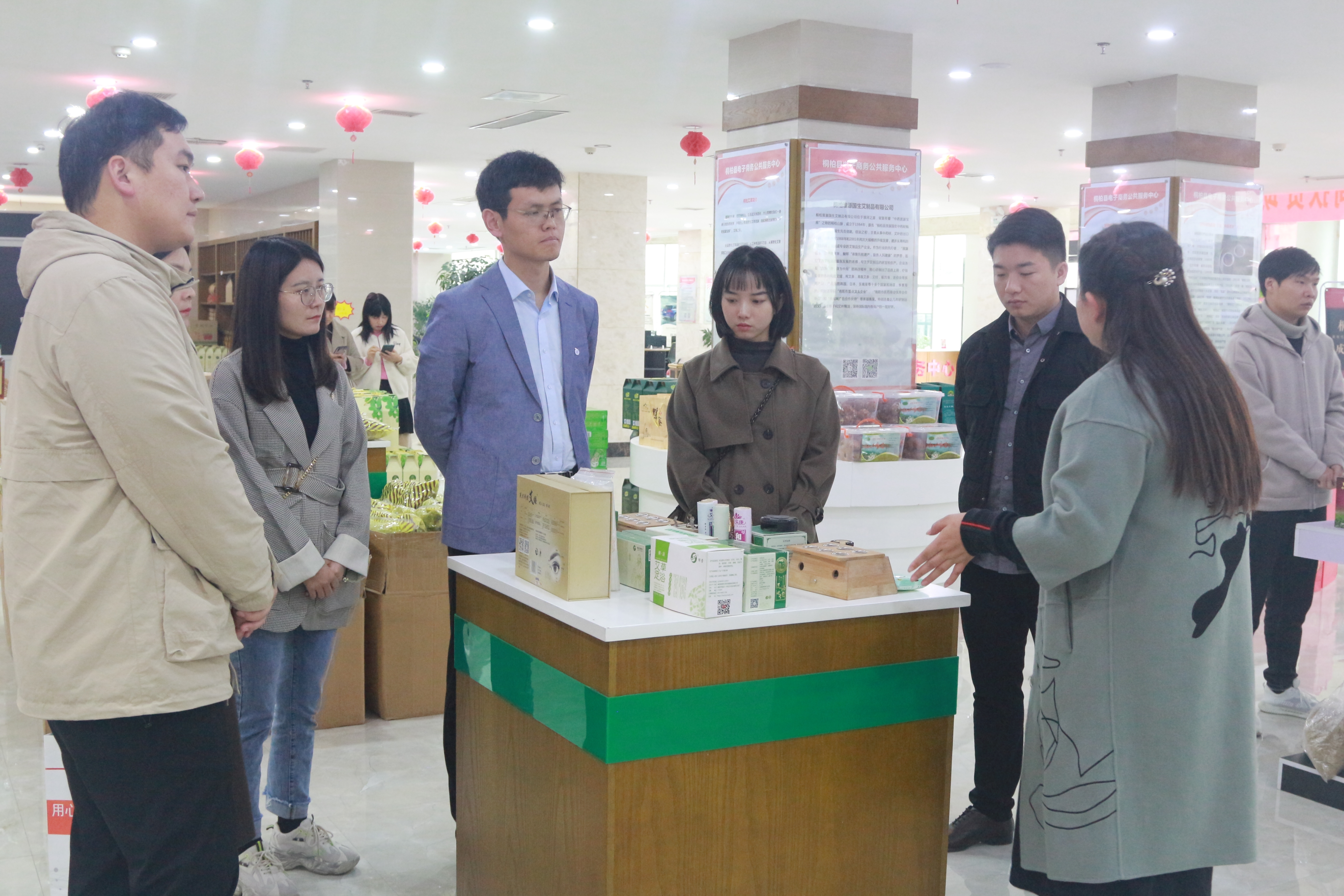 活动照片 (4).JPG 活动照片 (4).JPG