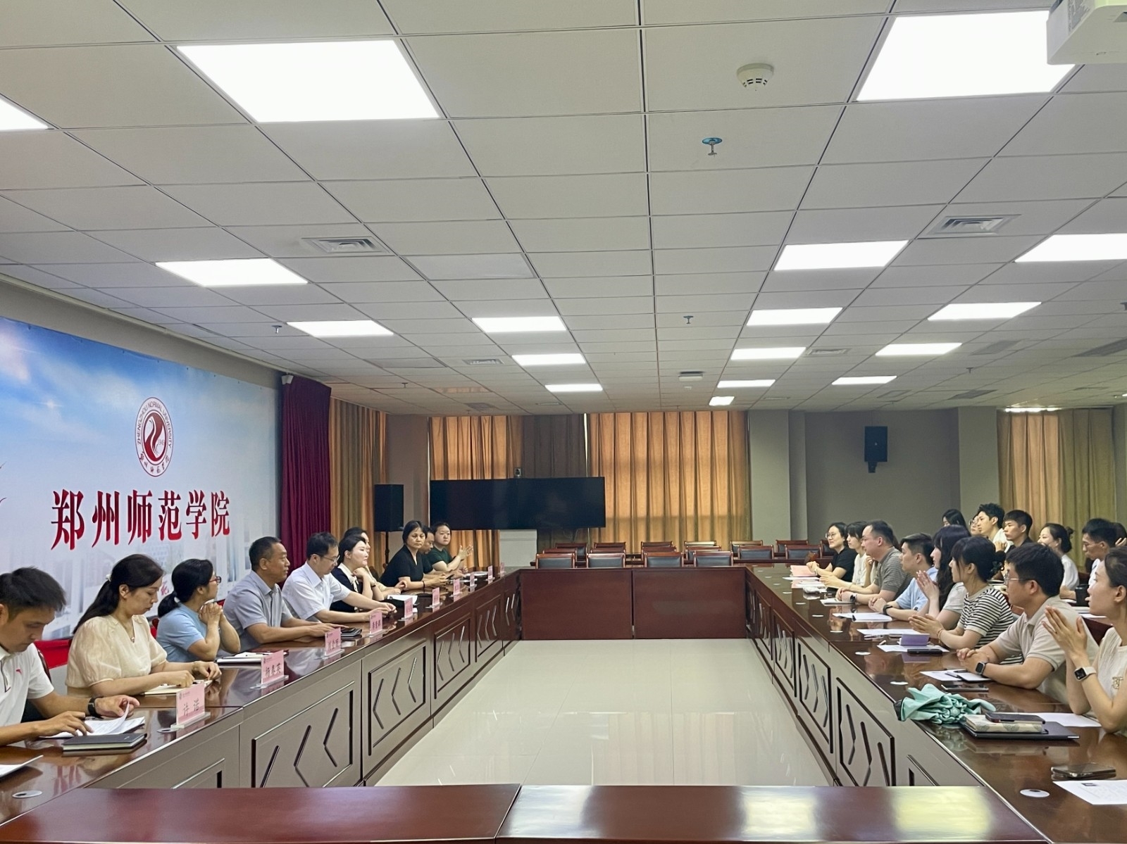 照片.jpg 照片.jpg