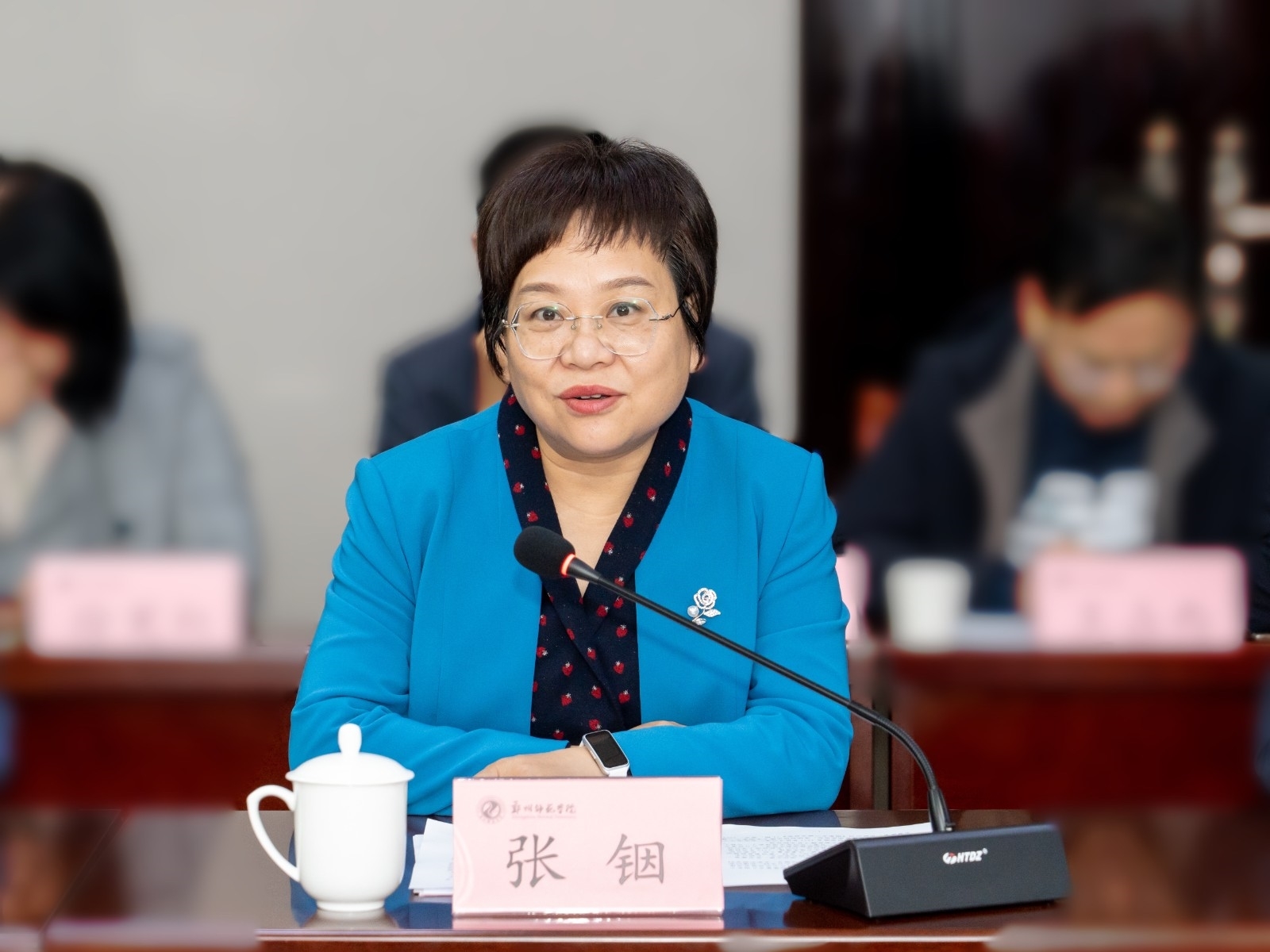 校长张铟.jpg 校长张铟.jpg