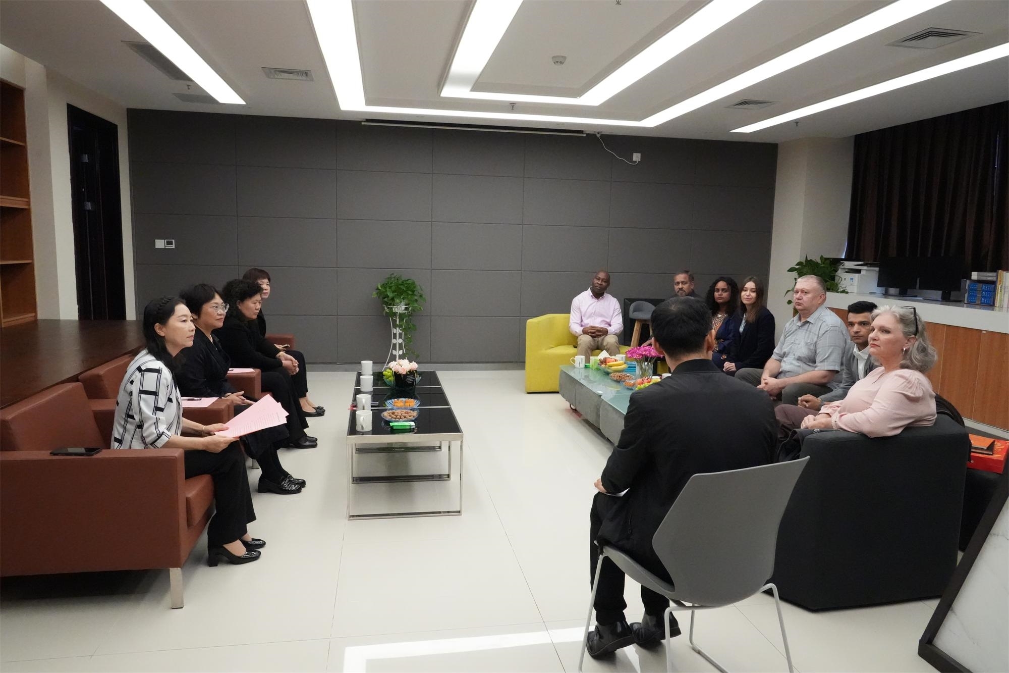 3 座谈.jpg 3 座谈.jpg