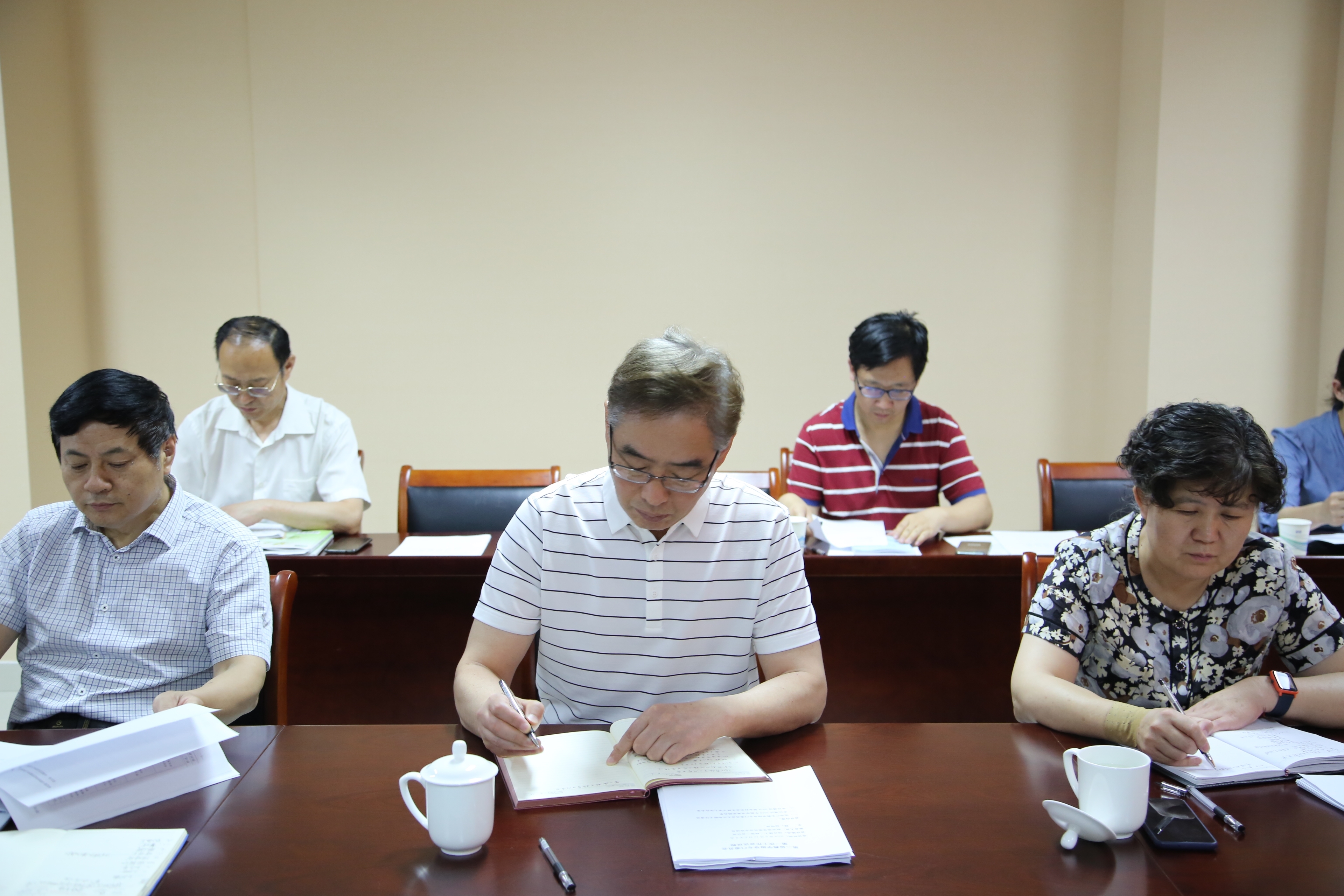 学校第二届教学指导专门委员会召开第一次会议2.JPG 学校第二届教学指导专门委员会召开第一次会议2.JPG