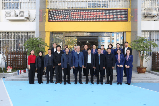 13合影留念.png 13合影留念.png