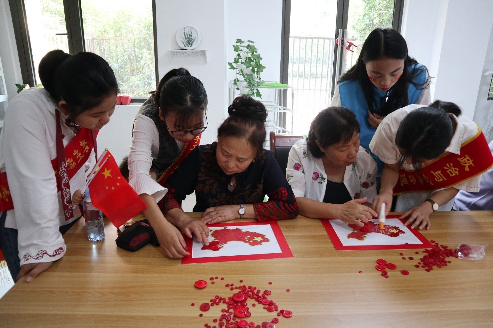 2.志愿服务2.jpg 2.志愿服务2.jpg