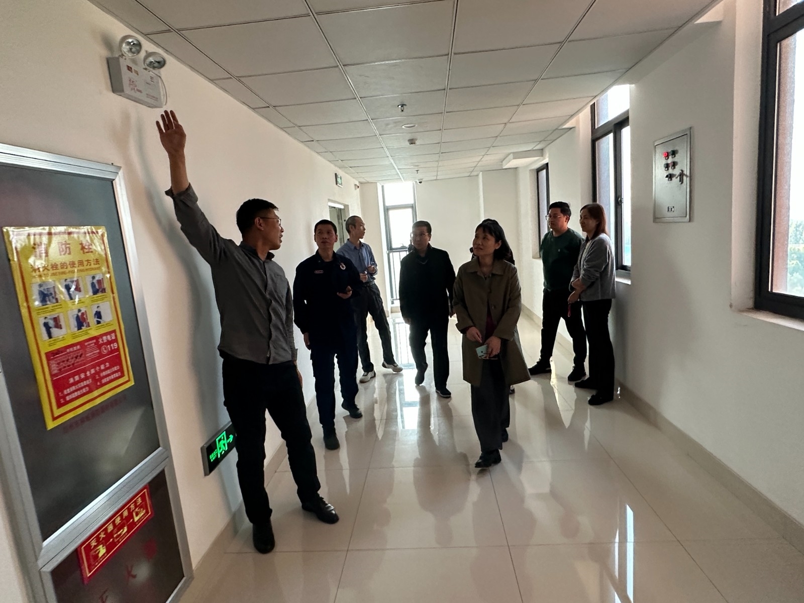 消防安全知识培训与演练2(1).jpg 消防安全知识培训与演练2(1).jpg